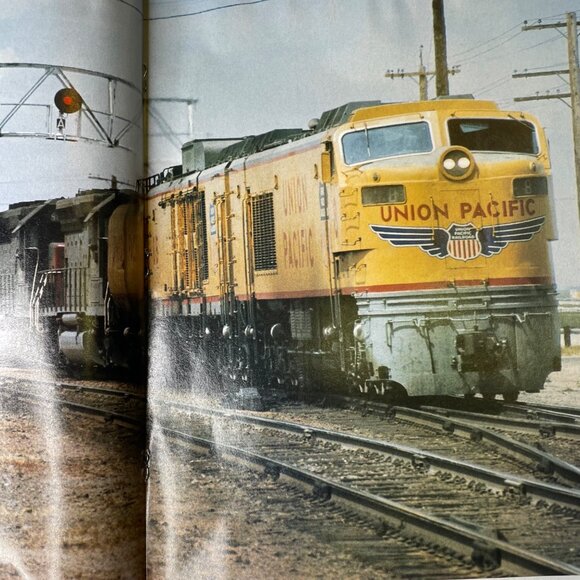 Trains Magazine September 2000 Vol 60 no 9 Railroad Enthusiast Book u California - Picture 9 of 10